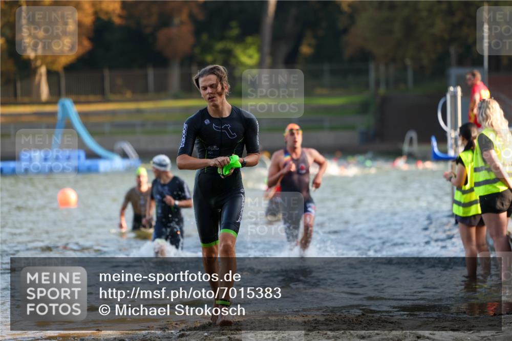 08.09.2024 - Stadtparktriathlon Michael Strokosch http://msf.ph/oto/7015383 08.09.2024 08:47:06 Schwimmen 3, 44, 78, 80 meine-sportfotos.de
