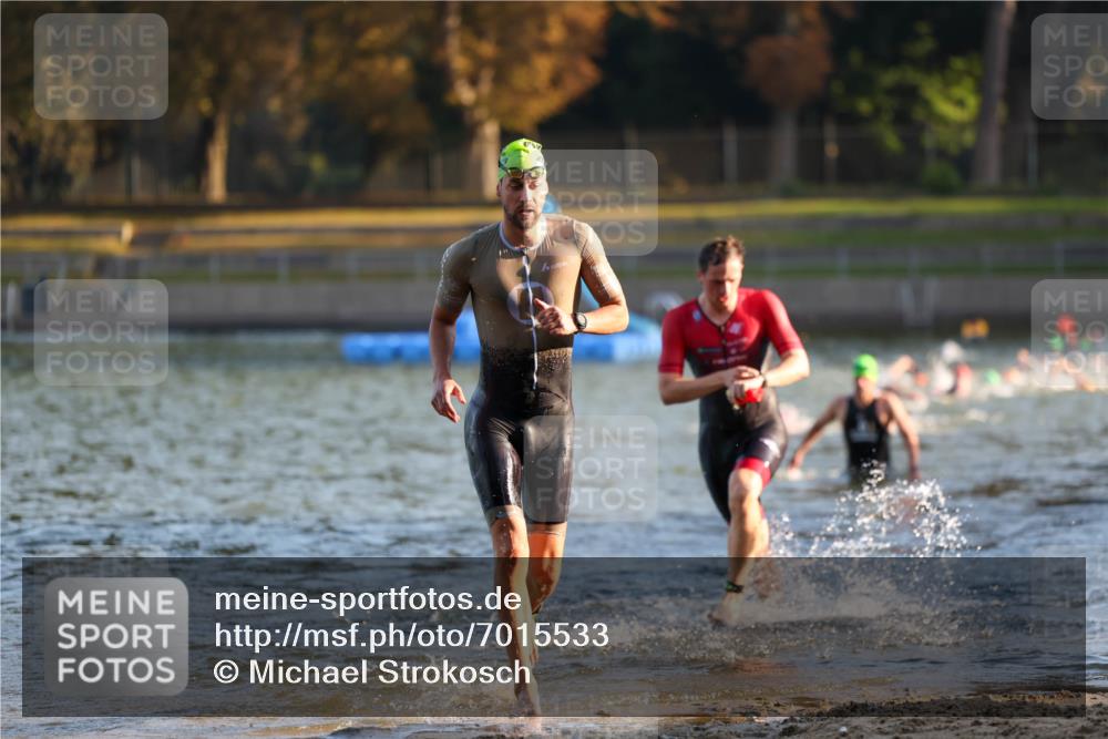 08.09.2024 - Stadtparktriathlon Michael Strokosch http://msf.ph/oto/7015533 08.09.2024 08:47:17 Schwimmen 39, 44, 55 meine-sportfotos.de