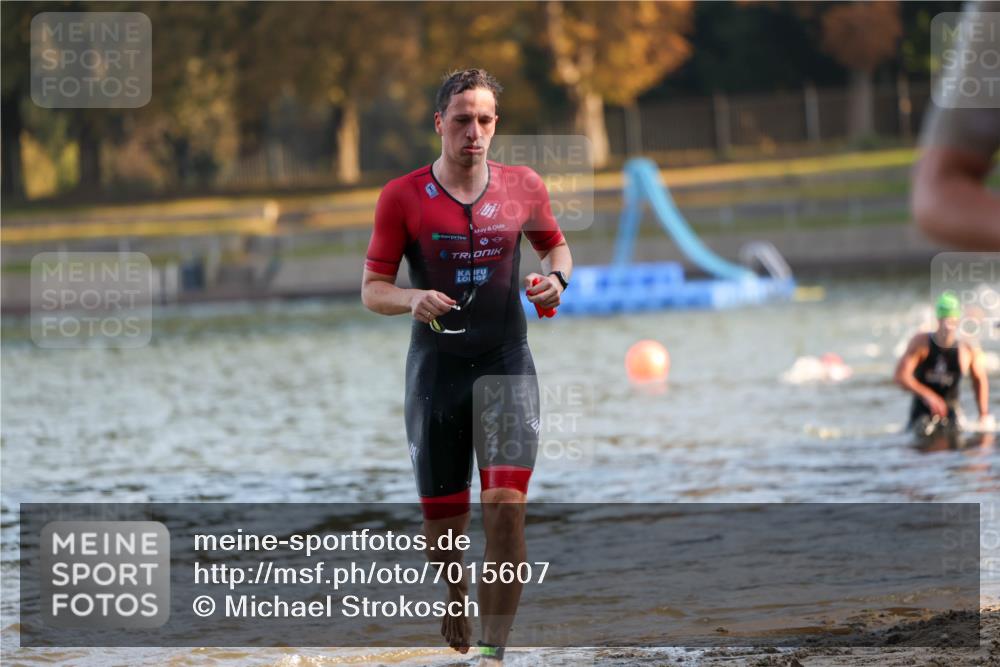 08.09.2024 - Stadtparktriathlon Michael Strokosch http://msf.ph/oto/7015607 08.09.2024 08:47:21 Schwimmen 39, 44, 55 meine-sportfotos.de
