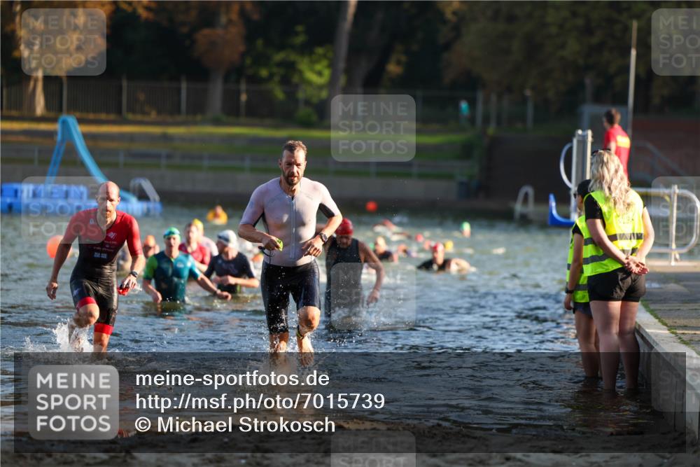 08.09.2024 - Stadtparktriathlon Michael Strokosch http://msf.ph/oto/7015739 08.09.2024 08:47:42 Schwimmen 18, 30, 31, 63, 76 meine-sportfotos.de