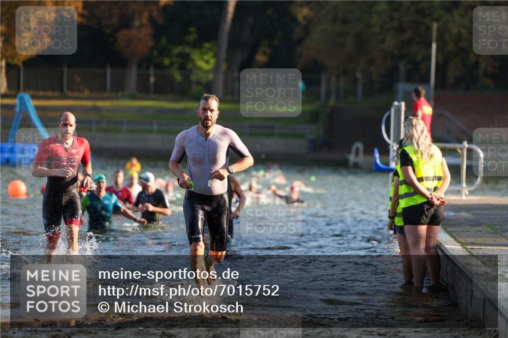 08.09.2024 - Stadtparktriathlon Michael Strokosch http://msf.ph/oto/7015752 08.09.2024 08:47:43 Schwimmen 18, 30, 31, 63, 76 meine-sportfotos.de