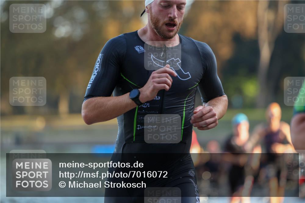 08.09.2024 - Stadtparktriathlon Michael Strokosch http://msf.ph/oto/7016072 08.09.2024 08:47:56 Schwimmen 15, 21, 23, 28, 35, 40, 41, 45, 54, 63, 66, 67, 72, 74, 76, 85 meine-sportfotos.de