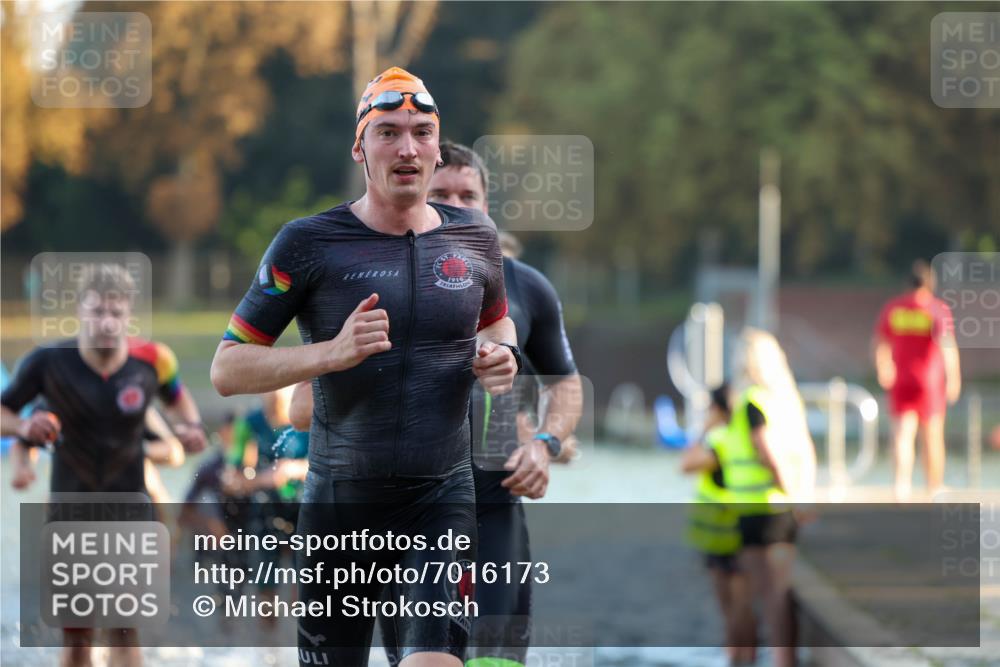 08.09.2024 - Stadtparktriathlon Michael Strokosch http://msf.ph/oto/7016173 08.09.2024 08:48:03 Schwimmen 15, 21, 23, 35, 37, 40, 45, 54, 60, 66, 67, 72, 74, 82 meine-sportfotos.de