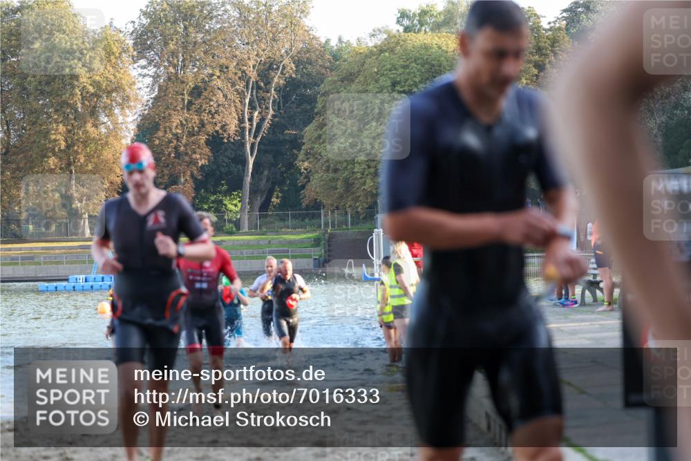 08.09.2024 - Stadtparktriathlon Michael Strokosch http://msf.ph/oto/7016333 08.09.2024 08:48:11 Schwimmen 15, 24, 27, 37, 40, 46, 57, 58, 60, 64, 82 meine-sportfotos.de
