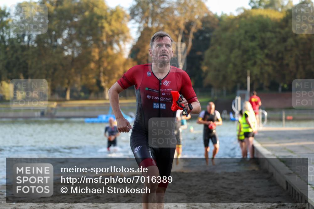 08.09.2024 - Stadtparktriathlon Michael Strokosch http://msf.ph/oto/7016389 08.09.2024 08:48:14 Schwimmen 24, 27, 37, 46, 57, 58, 60, 64, 82 meine-sportfotos.de