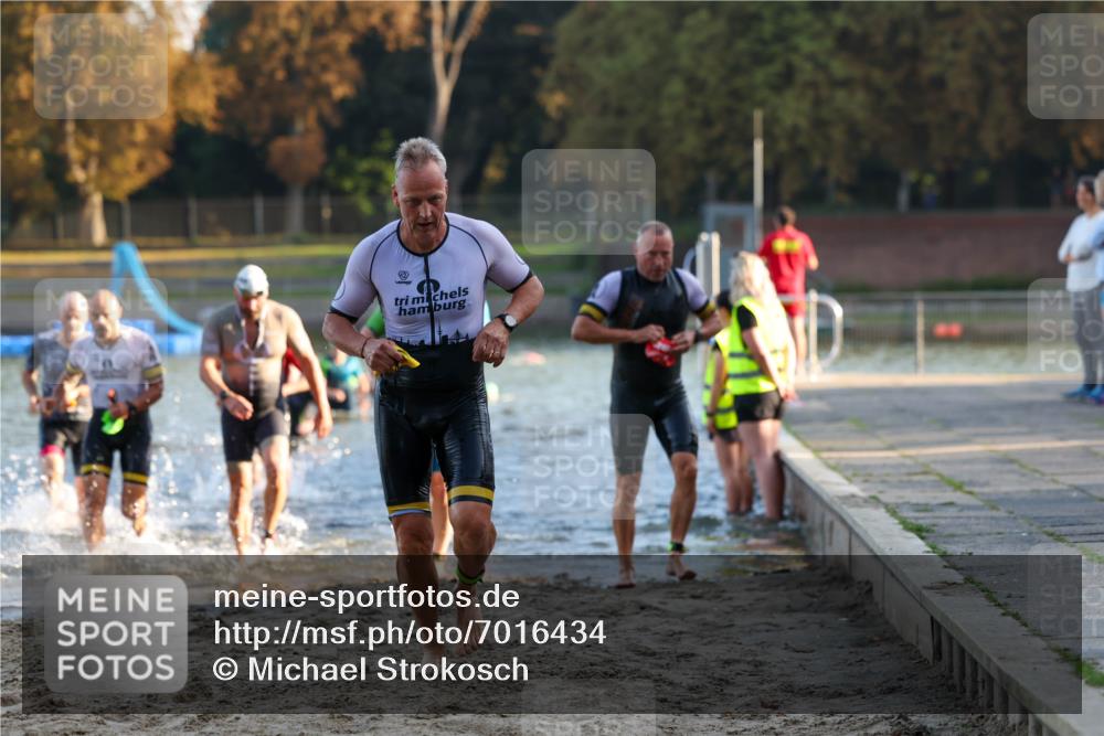 08.09.2024 - Stadtparktriathlon Michael Strokosch http://msf.ph/oto/7016434 08.09.2024 08:48:16 Schwimmen 6, 24, 27, 46, 57, 58, 60, 64 meine-sportfotos.de