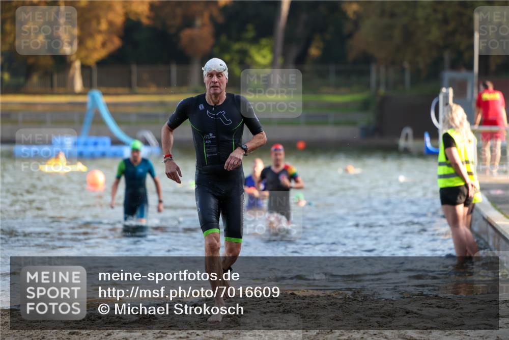 08.09.2024 - Stadtparktriathlon Michael Strokosch http://msf.ph/oto/7016609 08.09.2024 08:48:27 Schwimmen 4, 6, 14, 61 meine-sportfotos.de