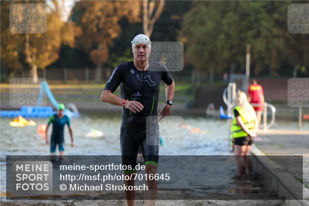 08.09.2024 - Stadtparktriathlon Michael Strokosch http://msf.ph/oto/7016645 08.09.2024 08:48:28 Schwimmen 4, 6, 14, 61 meine-sportfotos.de