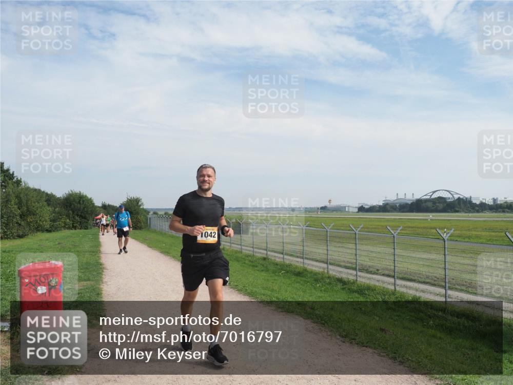 08.09.2024 - Airport Race Miley Keyser http://msf.ph/oto/7016797 08.09.2024 12:38:31 Laufen OLYMPUS, DIGITAL, CAMERA meine-sportfotos.de