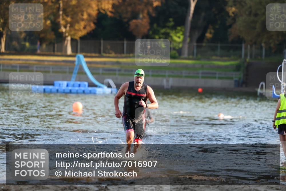 08.09.2024 - Stadtparktriathlon Michael Strokosch http://msf.ph/oto/7016907 08.09.2024 08:48:48 Schwimmen 16, 42 meine-sportfotos.de