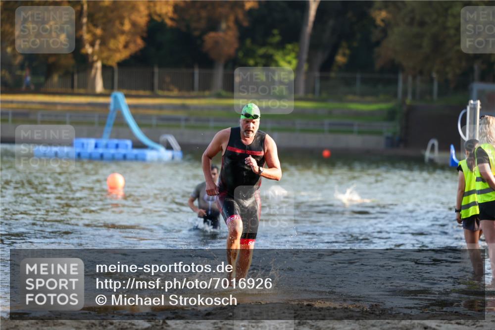08.09.2024 - Stadtparktriathlon Michael Strokosch http://msf.ph/oto/7016926 08.09.2024 08:48:49 Schwimmen 16, 42 meine-sportfotos.de