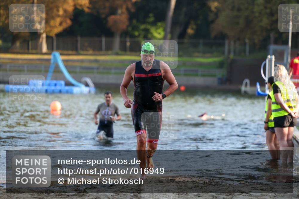 08.09.2024 - Stadtparktriathlon Michael Strokosch http://msf.ph/oto/7016949 08.09.2024 08:48:50 Schwimmen 16, 42 meine-sportfotos.de