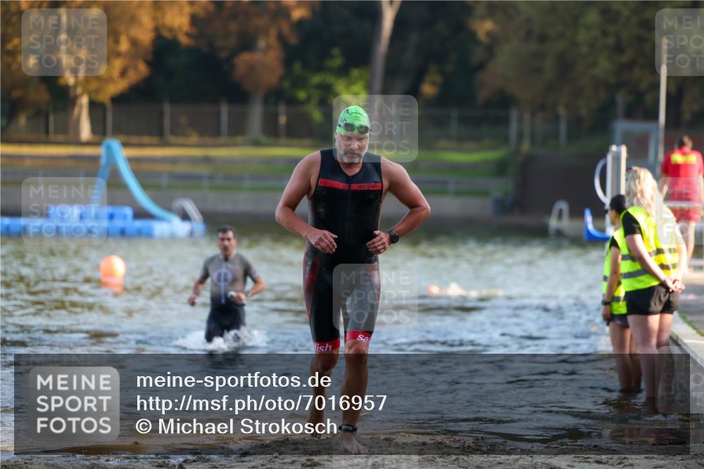 08.09.2024 - Stadtparktriathlon Michael Strokosch http://msf.ph/oto/7016957 08.09.2024 08:48:50 Schwimmen 16, 42 meine-sportfotos.de
