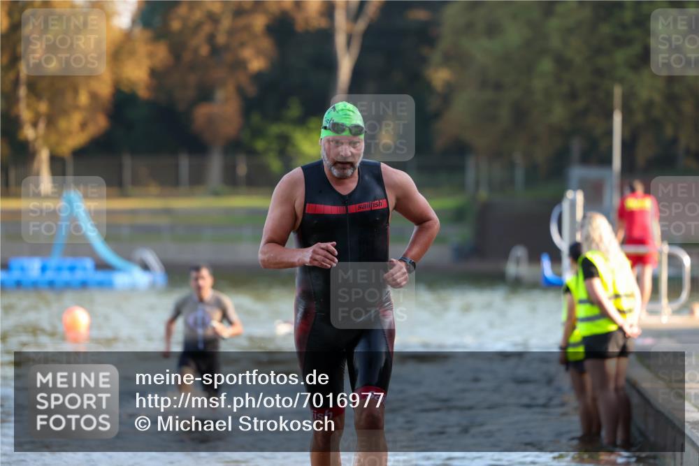 08.09.2024 - Stadtparktriathlon Michael Strokosch http://msf.ph/oto/7016977 08.09.2024 08:48:52 Schwimmen 16, 42 meine-sportfotos.de