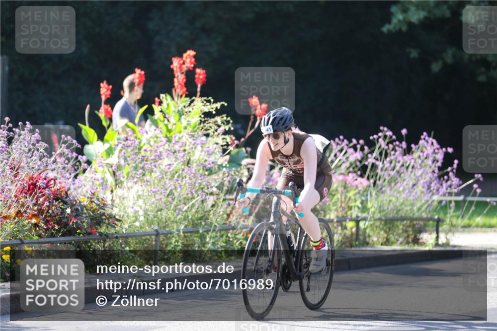 08.09.2024 - Stadtparktriathlon Zöllner http://msf.ph/oto/7016989 08.09.2024 09:43:39 Radfahren 141, 143 meine-sportfotos.de