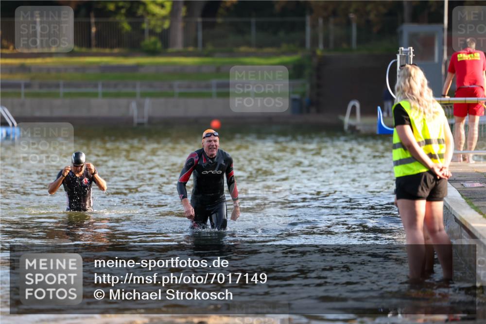 08.09.2024 - Stadtparktriathlon Michael Strokosch http://msf.ph/oto/7017149 08.09.2024 08:49:07 Schwimmen 88 meine-sportfotos.de