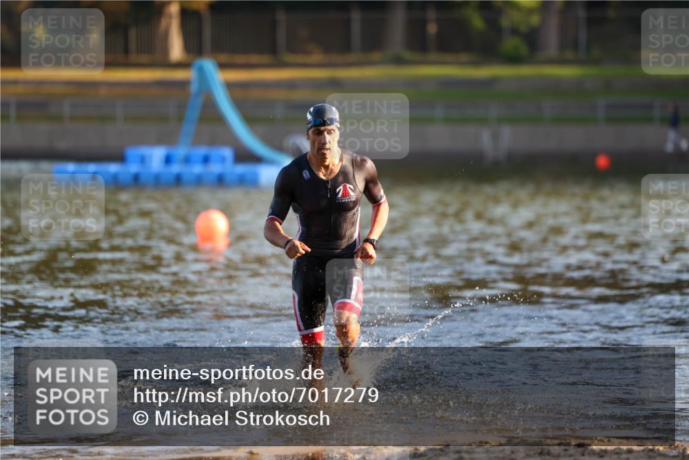 08.09.2024 - Stadtparktriathlon Michael Strokosch http://msf.ph/oto/7017279 08.09.2024 08:49:16 Schwimmen 2, 88 meine-sportfotos.de