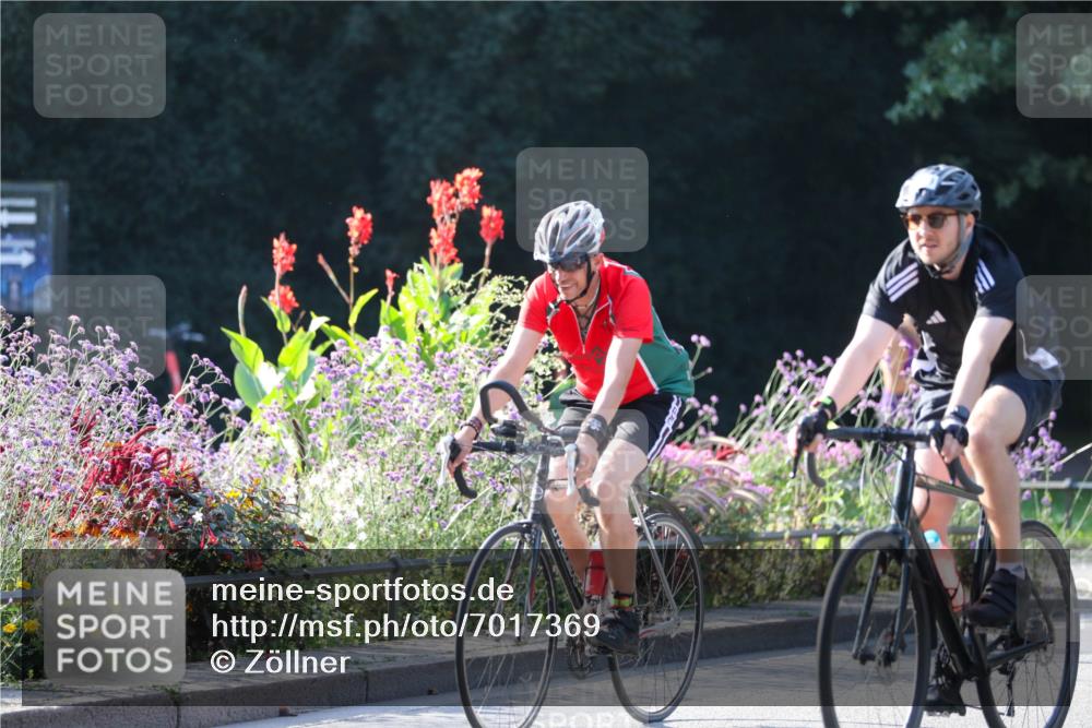 08.09.2024 - Stadtparktriathlon Zöllner http://msf.ph/oto/7017369 08.09.2024 09:56:19 Radfahren 209, 231 meine-sportfotos.de