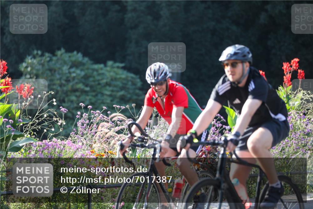 08.09.2024 - Stadtparktriathlon Zöllner http://msf.ph/oto/7017387 08.09.2024 09:56:19 Radfahren 209, 231 meine-sportfotos.de