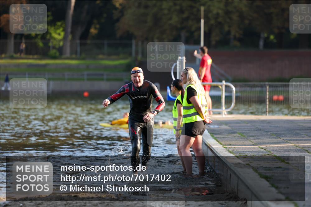 08.09.2024 - Stadtparktriathlon Michael Strokosch http://msf.ph/oto/7017402 08.09.2024 08:49:24 Schwimmen 2 meine-sportfotos.de