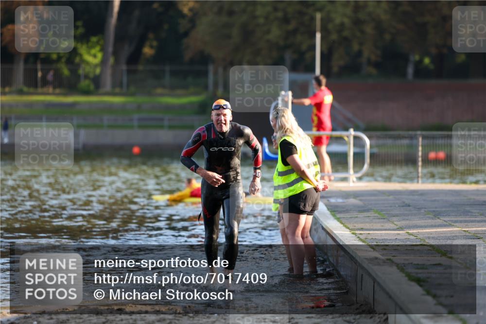 08.09.2024 - Stadtparktriathlon Michael Strokosch http://msf.ph/oto/7017409 08.09.2024 08:49:25 Schwimmen 2 meine-sportfotos.de