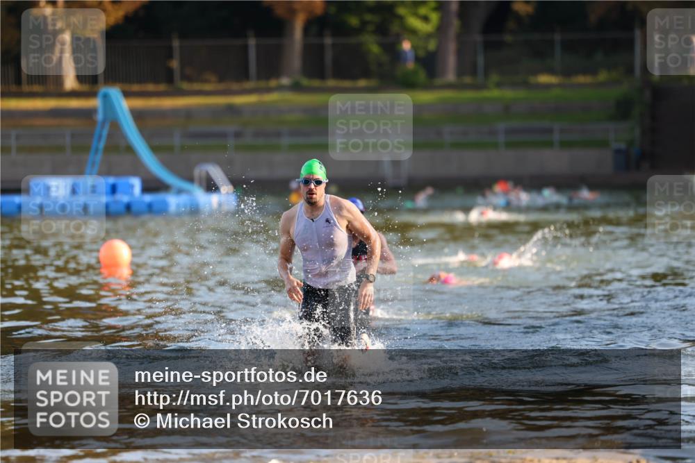 08.09.2024 - Stadtparktriathlon Michael Strokosch http://msf.ph/oto/7017636 08.09.2024 08:57:14 Schwimmen 114, 122 meine-sportfotos.de