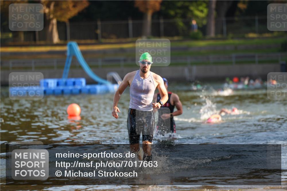 08.09.2024 - Stadtparktriathlon Michael Strokosch http://msf.ph/oto/7017663 08.09.2024 08:57:16 Schwimmen 114, 122 meine-sportfotos.de