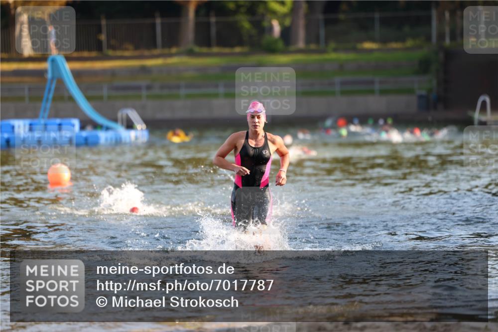 08.09.2024 - Stadtparktriathlon Michael Strokosch http://msf.ph/oto/7017787 08.09.2024 08:57:28 Schwimmen 99, 106, 126 meine-sportfotos.de