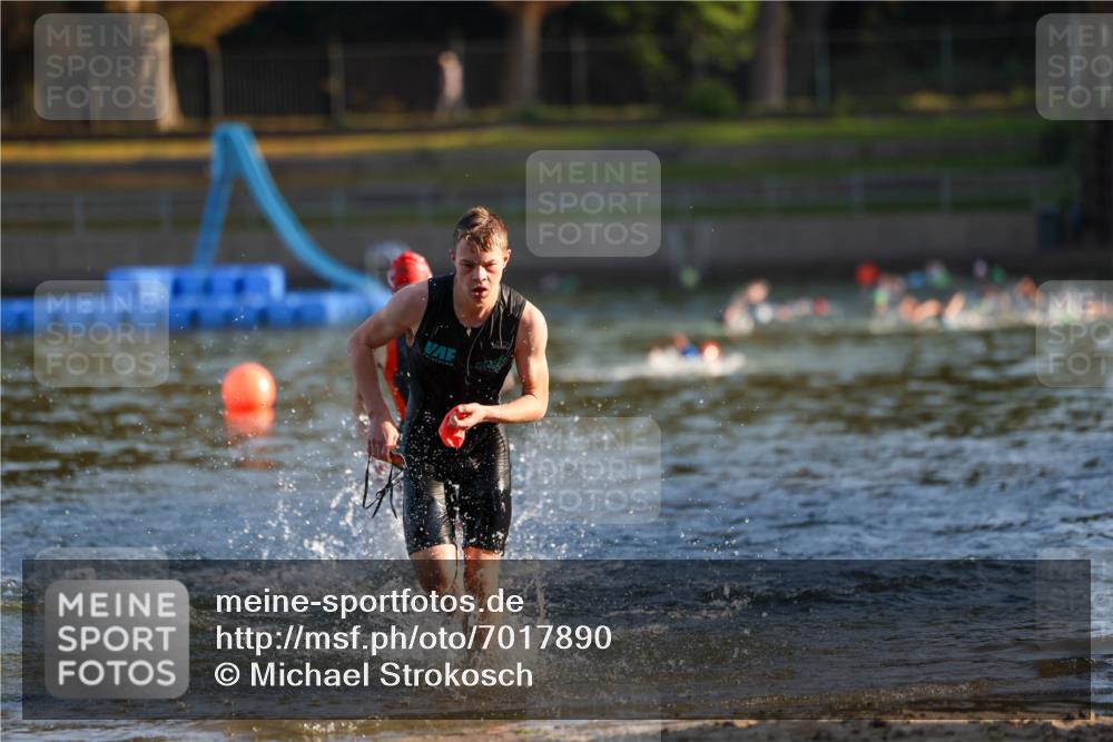 08.09.2024 - Stadtparktriathlon Michael Strokosch http://msf.ph/oto/7017890 08.09.2024 08:57:35 Schwimmen 99, 106, 126 meine-sportfotos.de