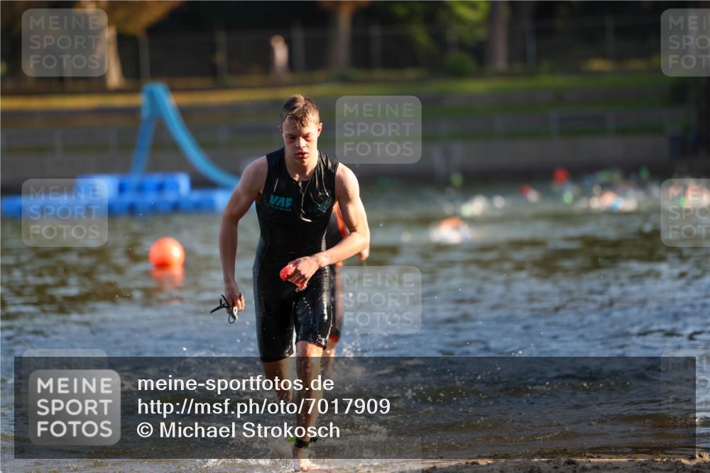 08.09.2024 - Stadtparktriathlon Michael Strokosch http://msf.ph/oto/7017909 08.09.2024 08:57:36 Schwimmen 106, 126 meine-sportfotos.de