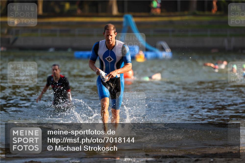 08.09.2024 - Stadtparktriathlon Michael Strokosch http://msf.ph/oto/7018144 08.09.2024 08:58:09 Schwimmen 102, 158 meine-sportfotos.de