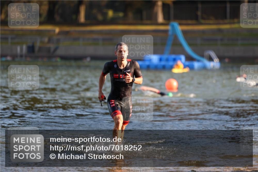 08.09.2024 - Stadtparktriathlon Michael Strokosch http://msf.ph/oto/7018252 08.09.2024 08:58:14 Schwimmen 102, 158 meine-sportfotos.de