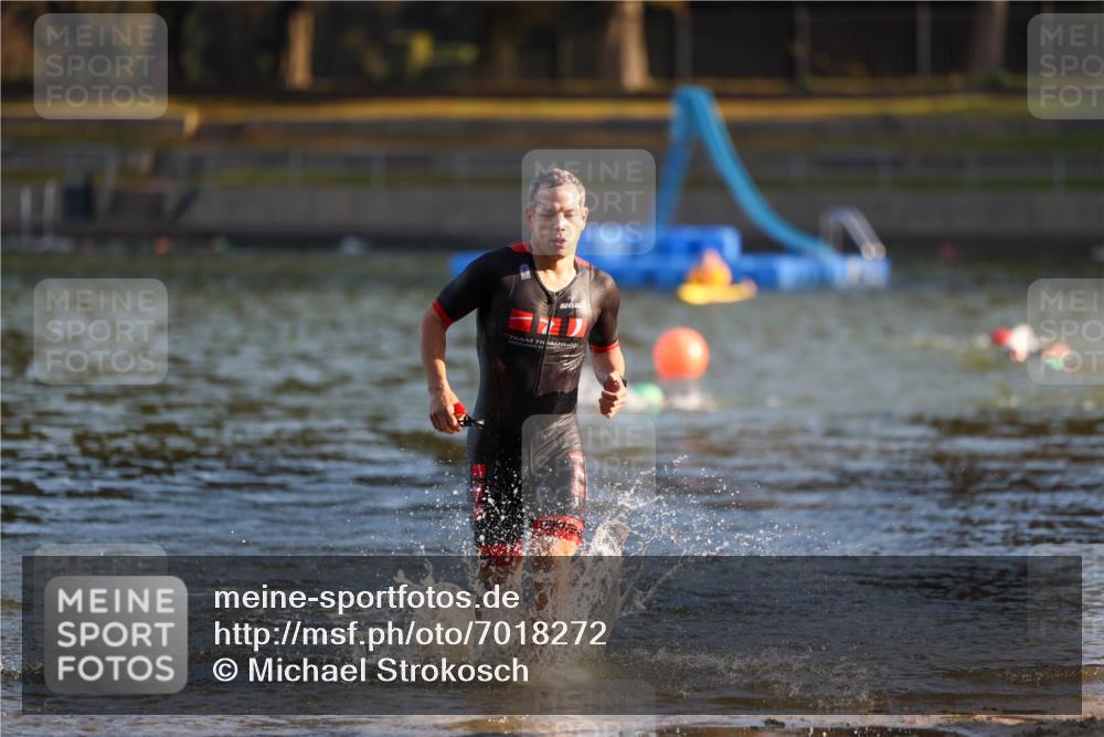 08.09.2024 - Stadtparktriathlon Michael Strokosch http://msf.ph/oto/7018272 08.09.2024 08:58:15 Schwimmen 158 meine-sportfotos.de