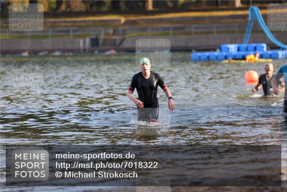 08.09.2024 - Stadtparktriathlon Michael Strokosch http://msf.ph/oto/7018322 08.09.2024 08:58:29 Schwimmen 90, 91, 105, 108, 123, 125 meine-sportfotos.de