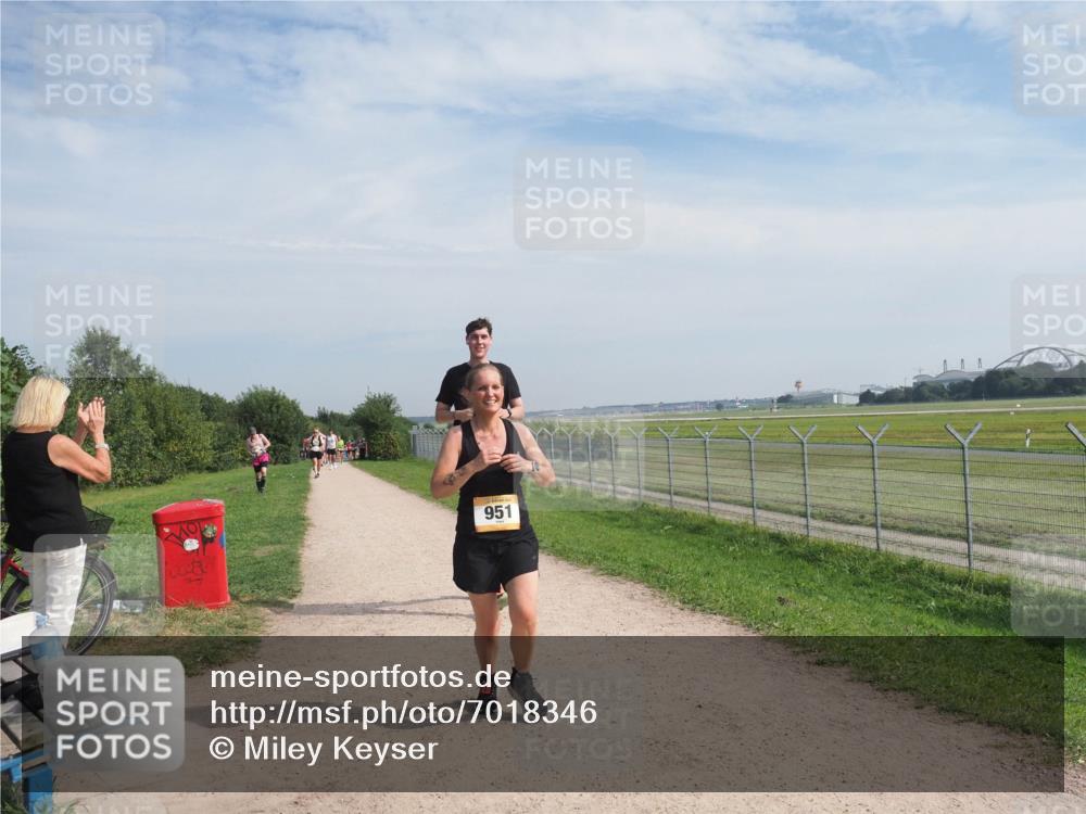08.09.2024 - Airport Race Miley Keyser http://msf.ph/oto/7018346 08.09.2024 12:39:56 Laufen OLYMPUS, DIGITAL, CAMERA meine-sportfotos.de