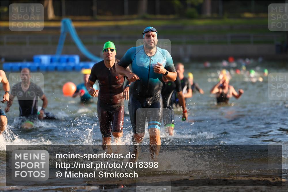 08.09.2024 - Stadtparktriathlon Michael Strokosch http://msf.ph/oto/7018398 08.09.2024 08:58:35 Schwimmen 90, 91, 92, 93, 105, 108, 112, 120, 123, 125 meine-sportfotos.de