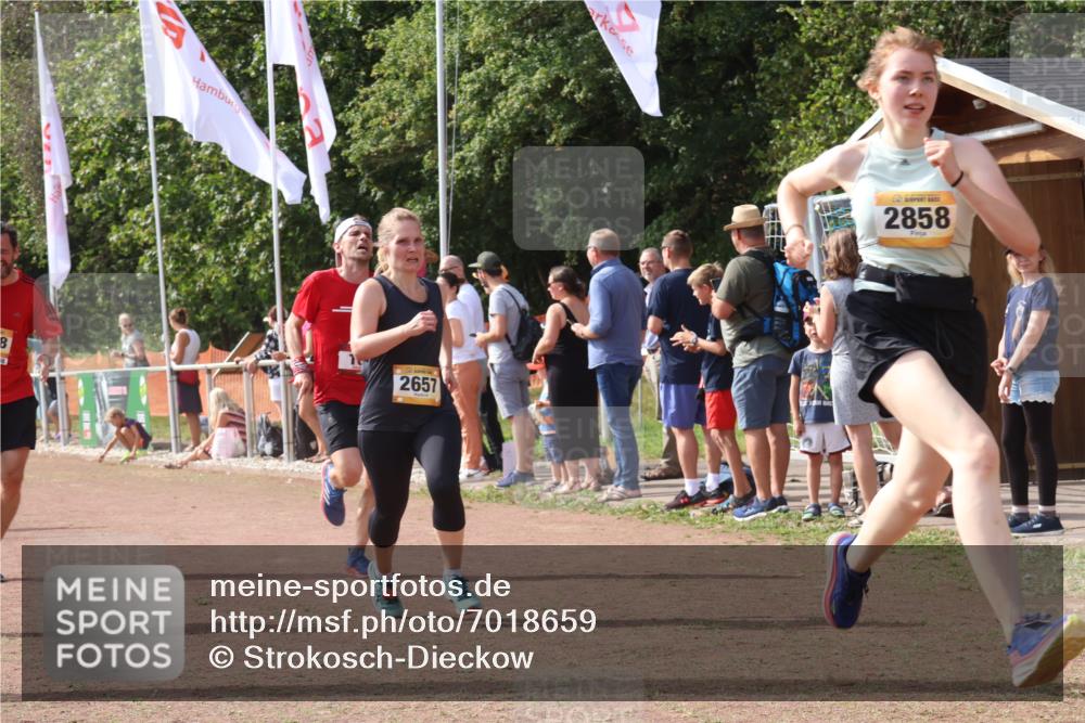 08.09.2024 - Airport Race Strokosch-Dieckow http://msf.ph/oto/7018659 08.09.2024 12:08:38 Ziel 103, 2558, 2657, 2687, 2703, 2711, 2779, 2798, 2858 meine-sportfotos.de
