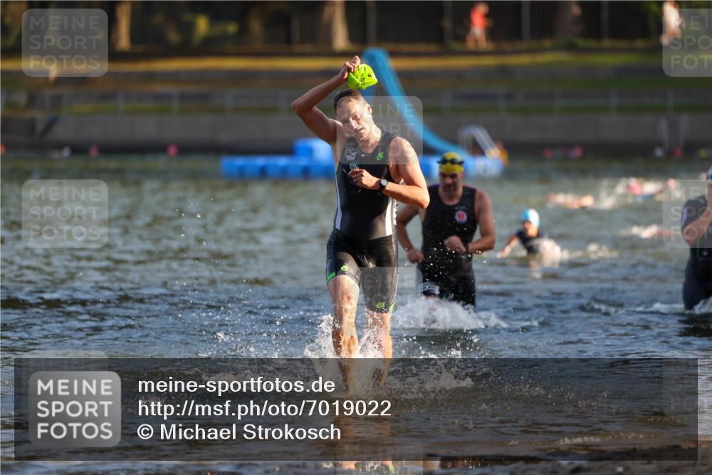 08.09.2024 - Stadtparktriathlon Michael Strokosch http://msf.ph/oto/7019022 08.09.2024 08:59:14 Schwimmen 94, 97, 109, 119 meine-sportfotos.de