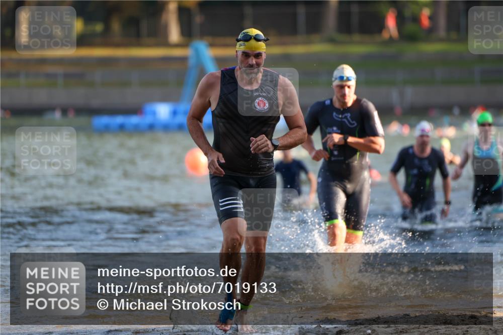 08.09.2024 - Stadtparktriathlon Michael Strokosch http://msf.ph/oto/7019133 08.09.2024 08:59:20 Schwimmen 94, 97, 109, 113, 117, 119, 128 meine-sportfotos.de