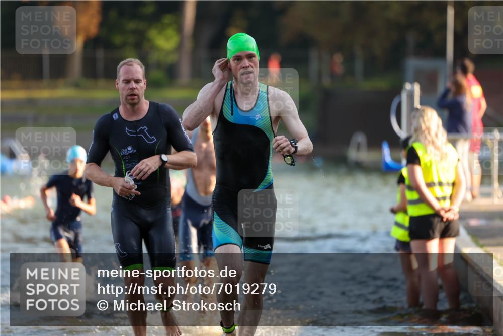 08.09.2024 - Stadtparktriathlon Michael Strokosch http://msf.ph/oto/7019279 08.09.2024 08:59:26 Schwimmen 107, 109, 113, 117, 119, 128 meine-sportfotos.de
