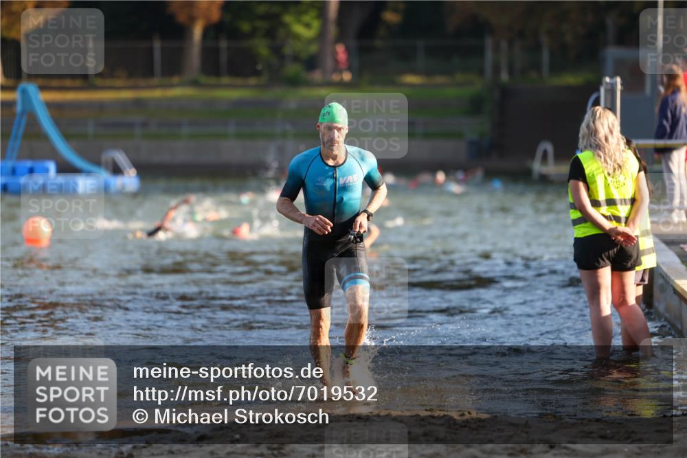 08.09.2024 - Stadtparktriathlon Michael Strokosch http://msf.ph/oto/7019532 08.09.2024 08:59:49 Schwimmen 124 meine-sportfotos.de