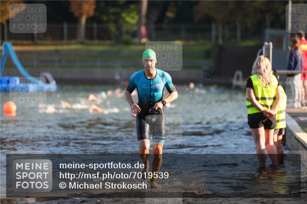 08.09.2024 - Stadtparktriathlon Michael Strokosch http://msf.ph/oto/7019539 08.09.2024 08:59:49 Schwimmen 124 meine-sportfotos.de