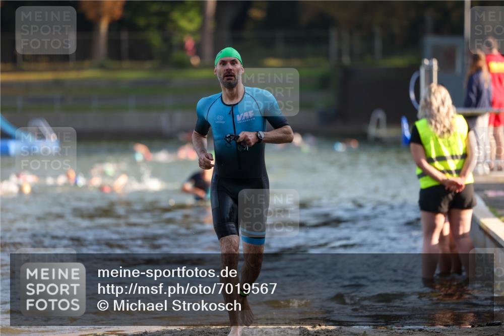 08.09.2024 - Stadtparktriathlon Michael Strokosch http://msf.ph/oto/7019567 08.09.2024 08:59:50 Schwimmen 124 meine-sportfotos.de