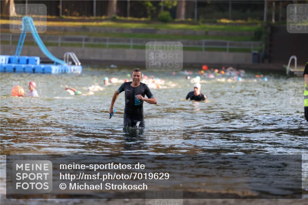 08.09.2024 - Stadtparktriathlon Michael Strokosch http://msf.ph/oto/7019629 08.09.2024 08:59:59 Schwimmen 121 meine-sportfotos.de