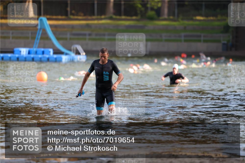 08.09.2024 - Stadtparktriathlon Michael Strokosch http://msf.ph/oto/7019654 08.09.2024 09:00:03 Schwimmen 121 meine-sportfotos.de