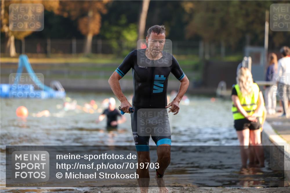 08.09.2024 - Stadtparktriathlon Michael Strokosch http://msf.ph/oto/7019703 08.09.2024 09:00:10 Schwimmen 121 meine-sportfotos.de