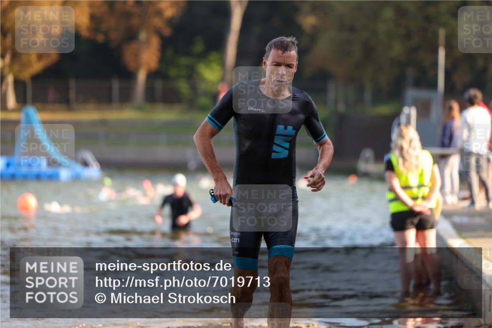 08.09.2024 - Stadtparktriathlon Michael Strokosch http://msf.ph/oto/7019713 08.09.2024 09:00:10 Schwimmen 121 meine-sportfotos.de