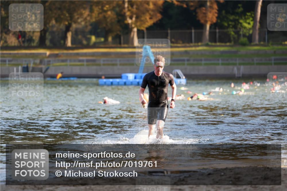 08.09.2024 - Stadtparktriathlon Michael Strokosch http://msf.ph/oto/7019761 08.09.2024 09:00:21 Schwimmen 111 meine-sportfotos.de
