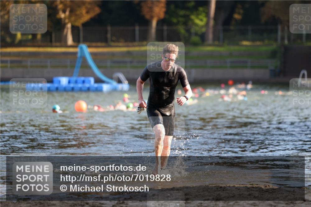 08.09.2024 - Stadtparktriathlon Michael Strokosch http://msf.ph/oto/7019828 08.09.2024 09:00:23 Schwimmen 111 meine-sportfotos.de