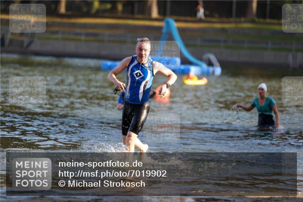 08.09.2024 - Stadtparktriathlon Michael Strokosch http://msf.ph/oto/7019902 08.09.2024 09:02:37 Schwimmen 101, 103 meine-sportfotos.de